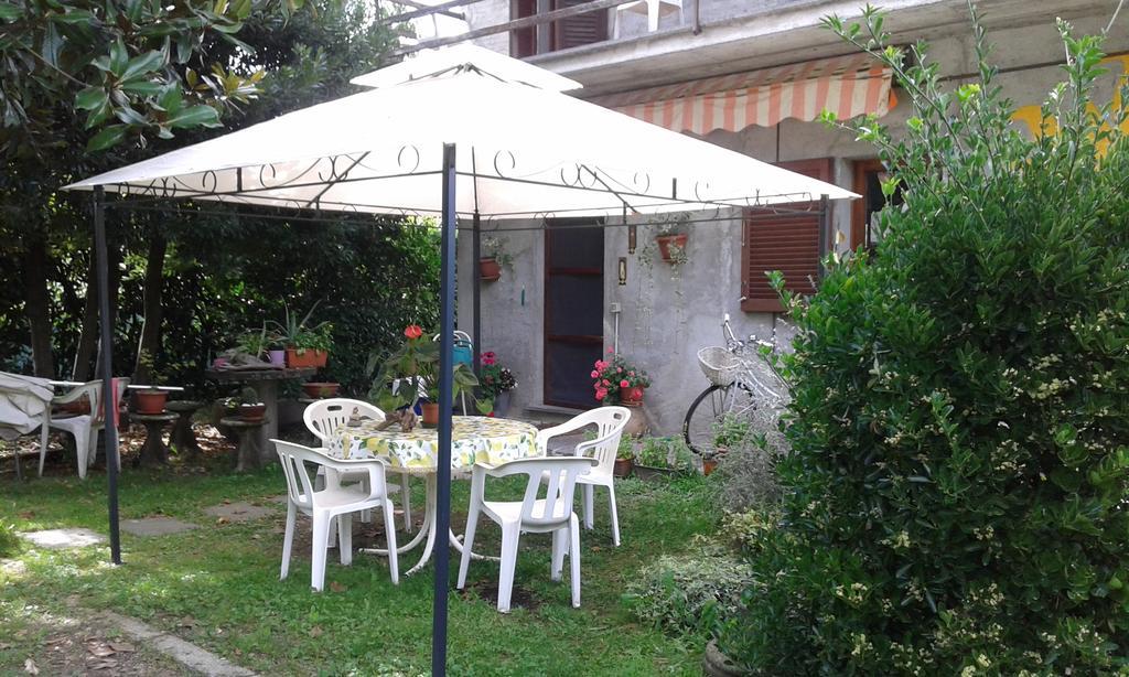 B&B Bosco Fiorito Malgesso Buitenkant foto